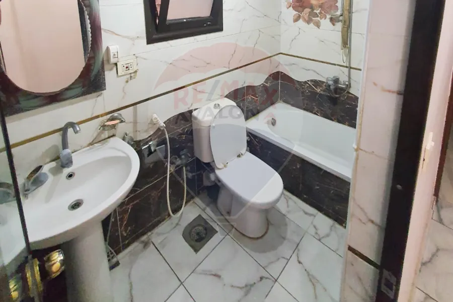 شقة للبيع 130 م الابراهيمية (خطوات من ش ابو قير)