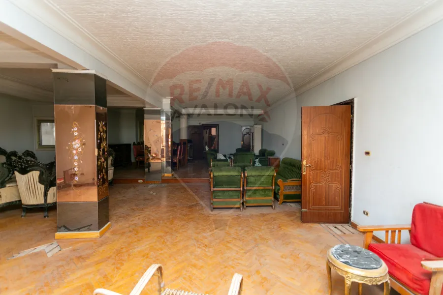 شقة للبيع 300 م سموحة (حي الفيلات)