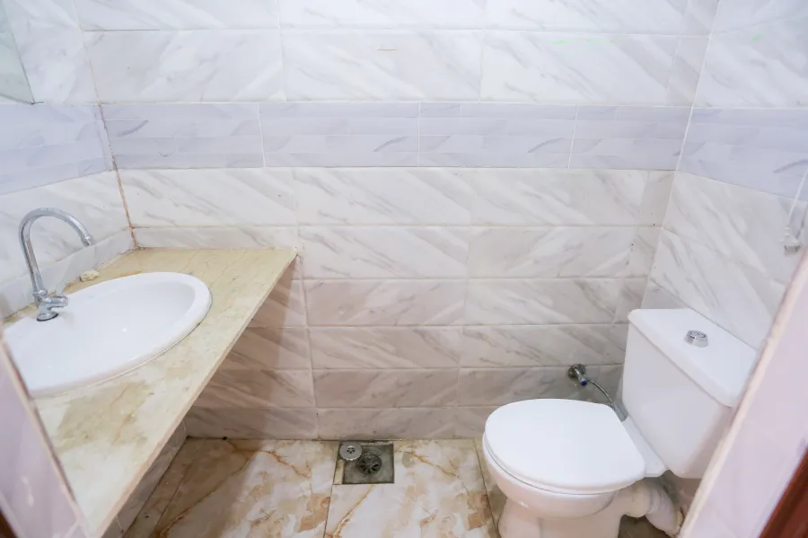 محل تجارى للبيع 85 م كرموز ( ش جامع سلطان )