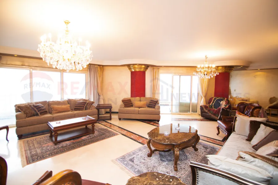 Apartment for sale 330 m Camp Caesar (Directly on the sea)