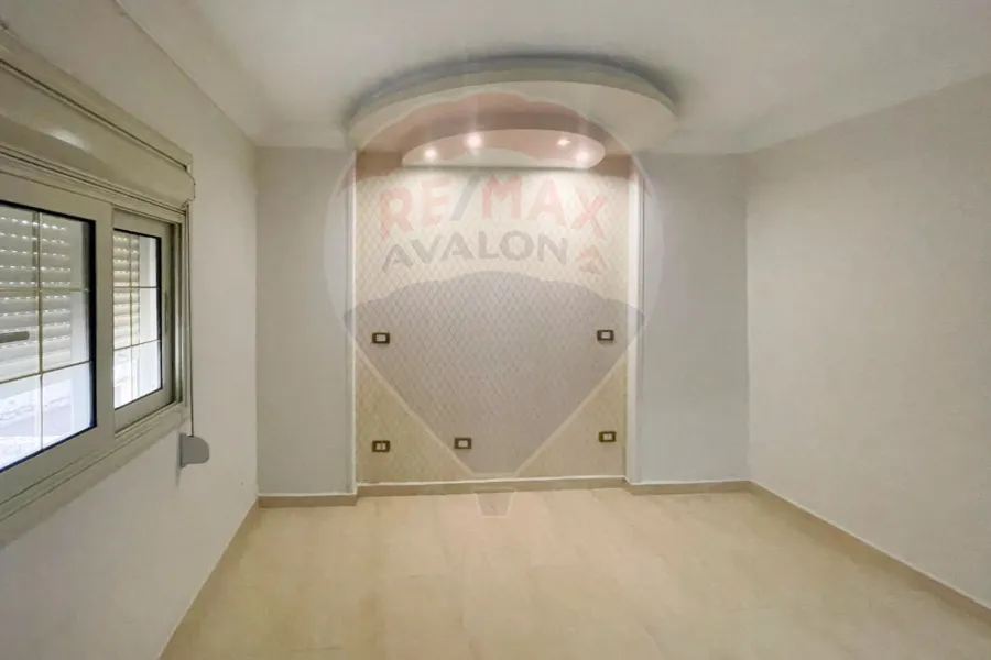 Apartment for sale 120 m Zizinia (second number from Abu Qir St)