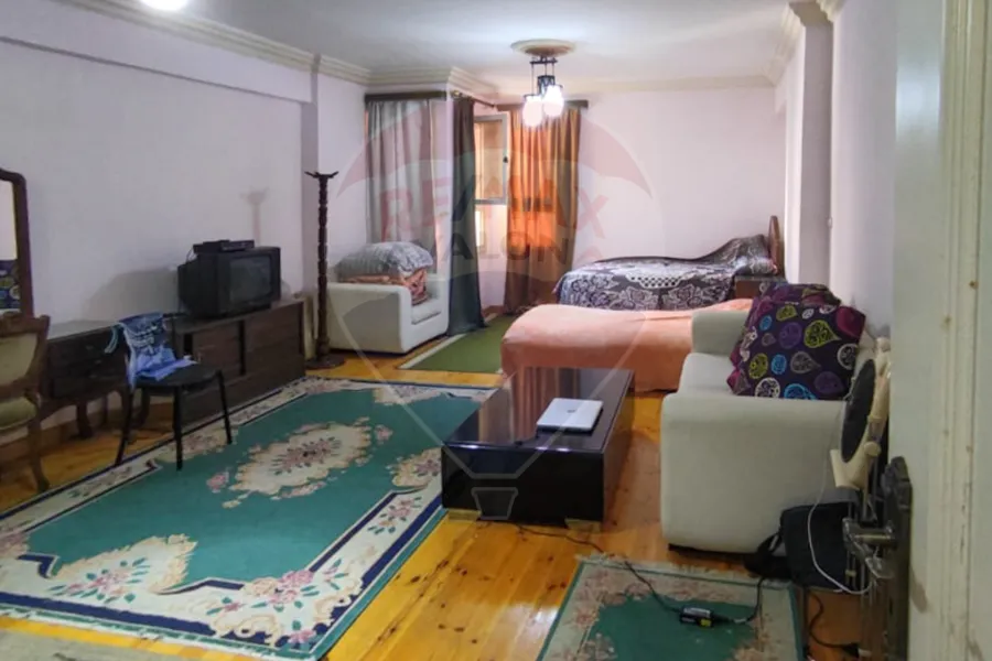 شقة للبيع 250 م محطة الرمل (ش عبد الفتاح يحيي)