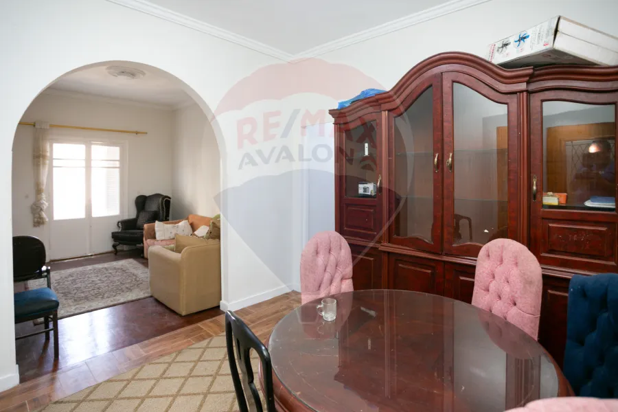 شقة للايجار المفروش 150 م كامب شيزار (ش المكتبات بجوار كلية الهندسة)