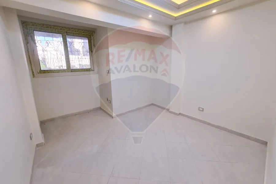 شقة إداري للايجار 170 م العصافرة (بجوار بجوار فندق الوردة البيضاء)