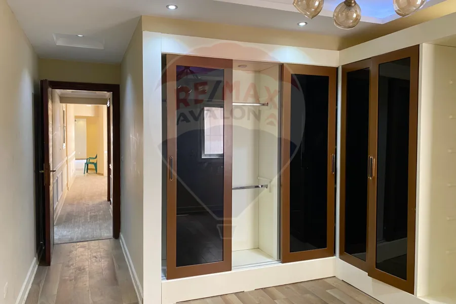 شقة للبيع 205 م رشدي (علي الترام مباشرة)