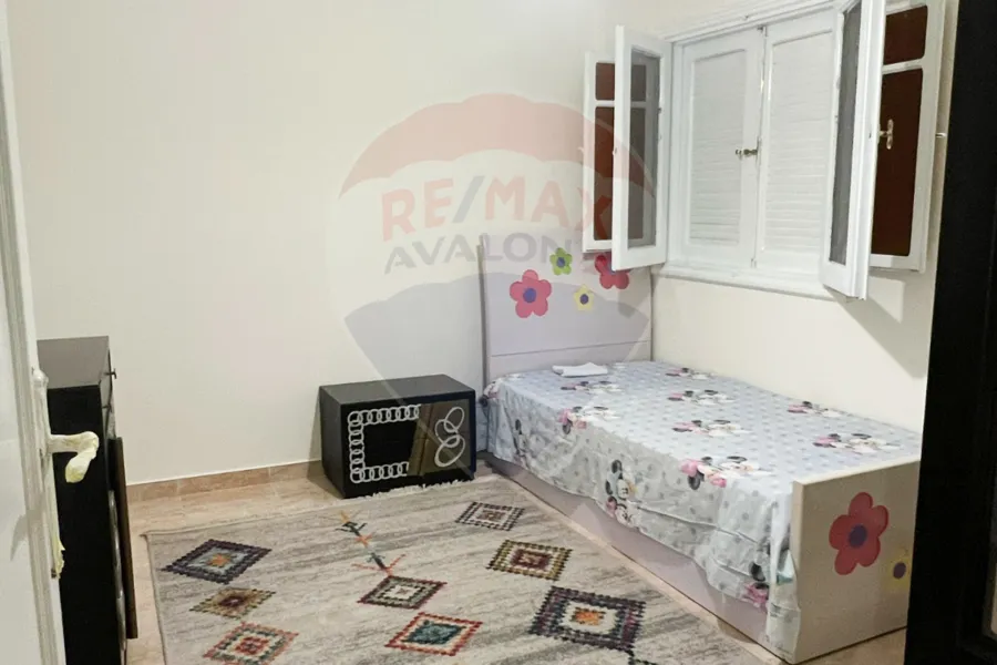 شقة للايجار المفروش 125 م سموحة (ش الهيلتون)