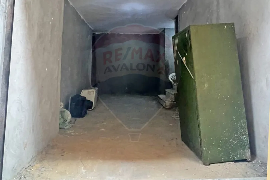 محل + ميزان للإيجار 100 م كامب شيزار (تاني نمره من ش بورسعيد )