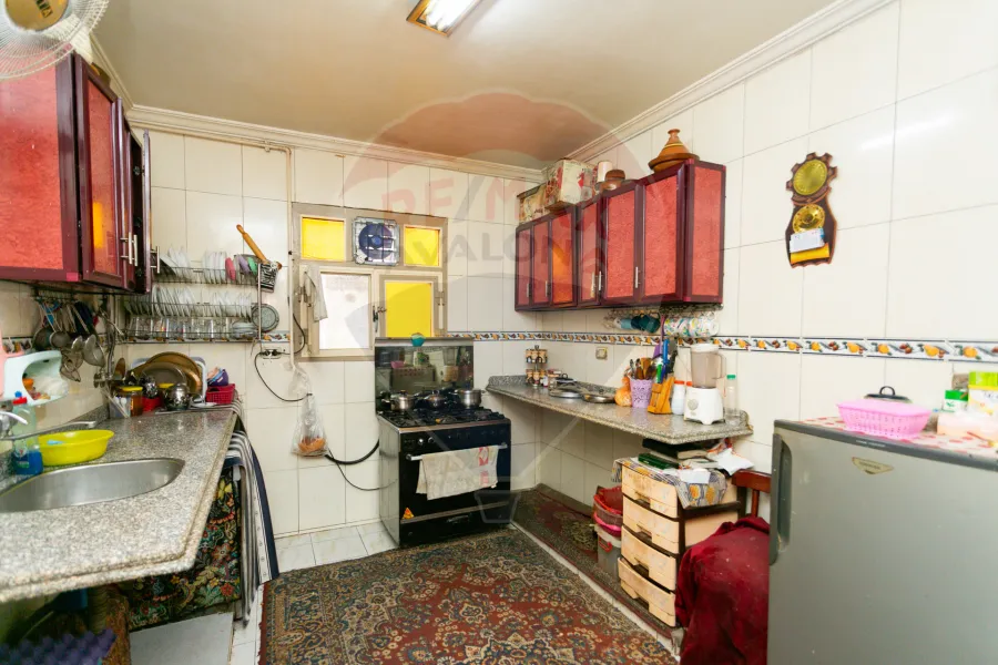 شقة للبيع 200 م كامب شيزار (ش بورسعيد)