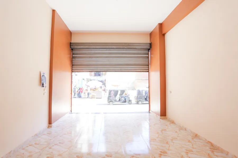 محل تجارى للبيع 85 م كرموز ( ش جامع سلطان )