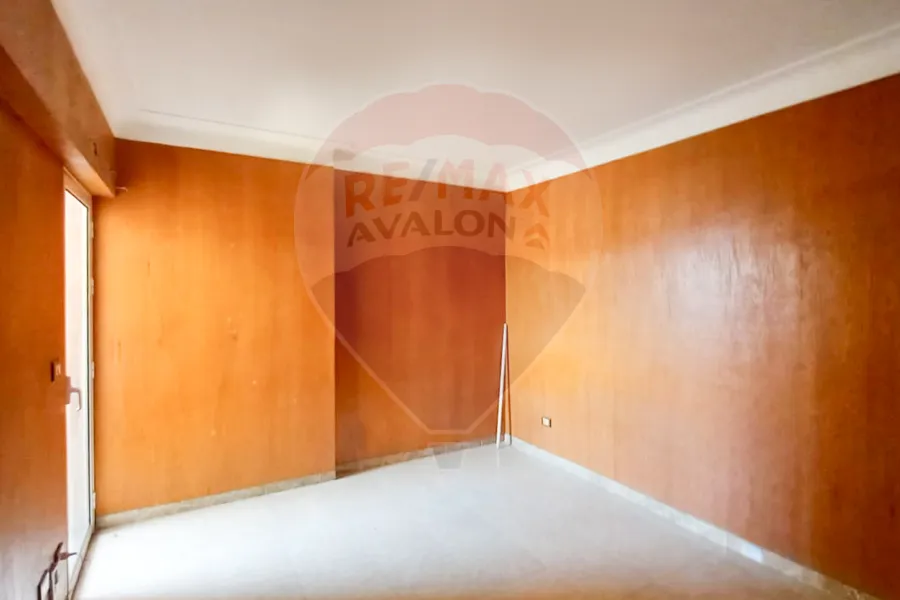 شقة للبيع 120 م سيدي جابر (امام المحطة)