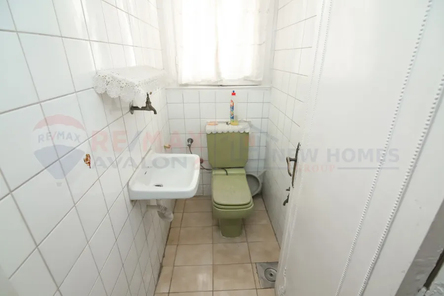 شقة للبيع 160 م سبورتنج (ش عمر لطفي)