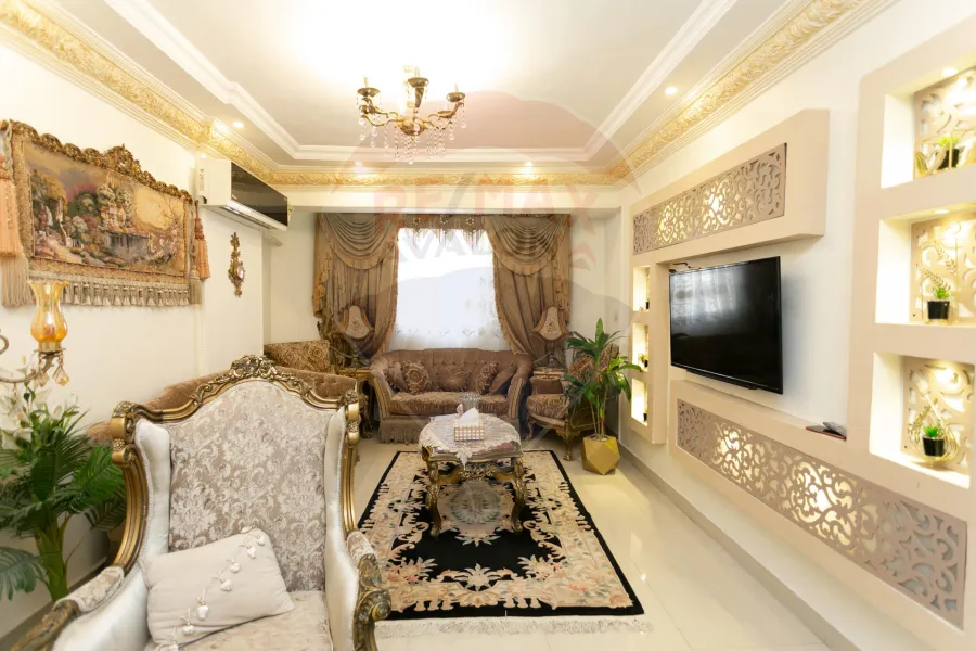 شقة للبيع 135 م سموحة ( ش بهاء الدين الغتوري )