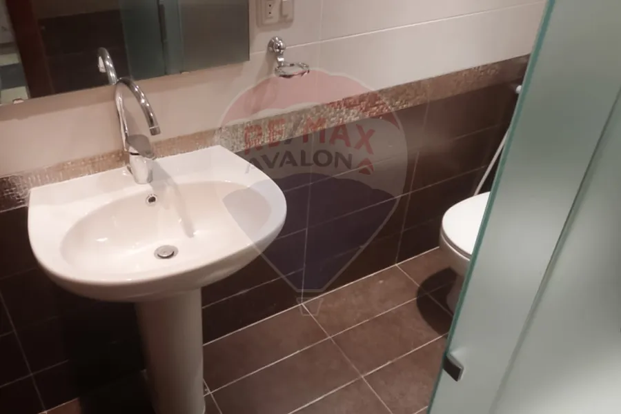 شقة اداري للايجار 80 م بحري (الجمرك)