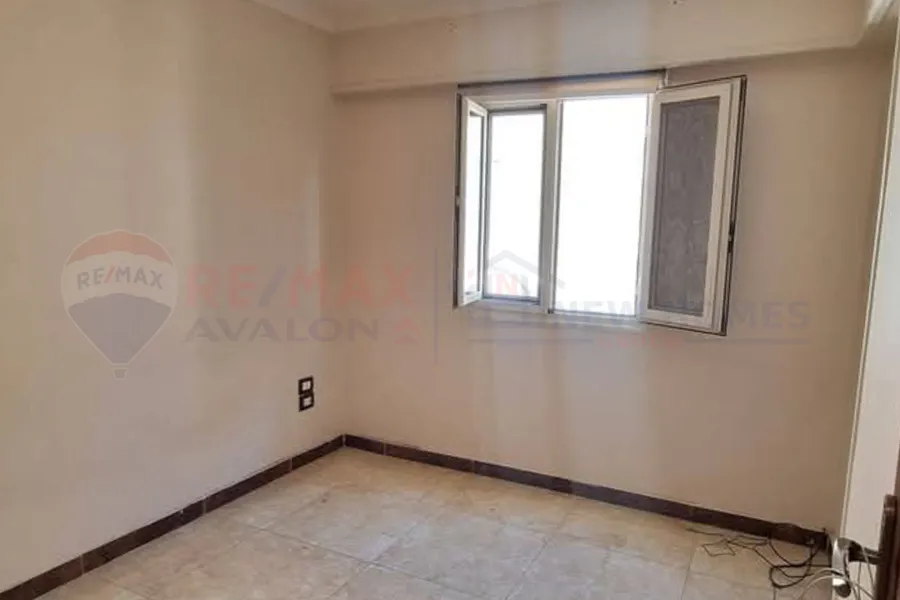 شقة للبيع 115 م سبورتنج (امام نادي سبورتنج)