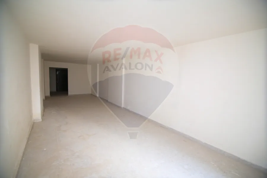 شقة للبيع 171 م كومباوند فالوري سموحة ( ش النقل والهندسة )