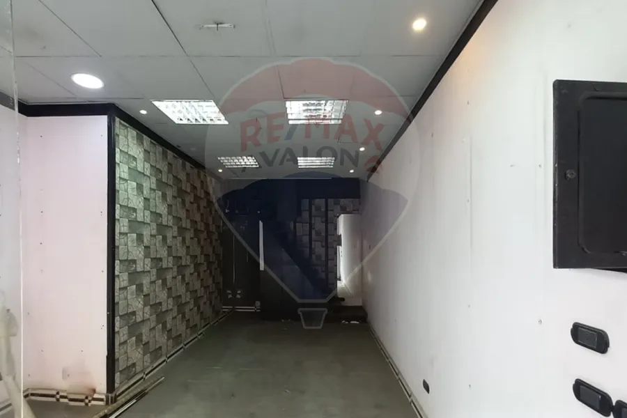 محل للبيع 30 م ميامي (خطوات من ش جمال عبد الناصر)