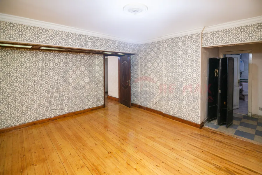 شقة للبيع 250 م لوران (ش أبوقير)