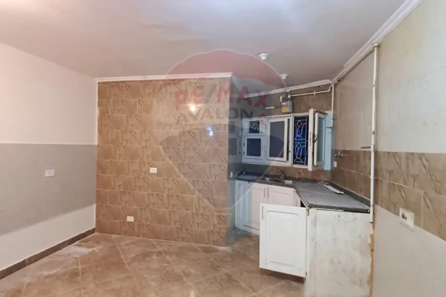 شقة للبيع 150 م سموحة (ش مدارس محمد زهران)