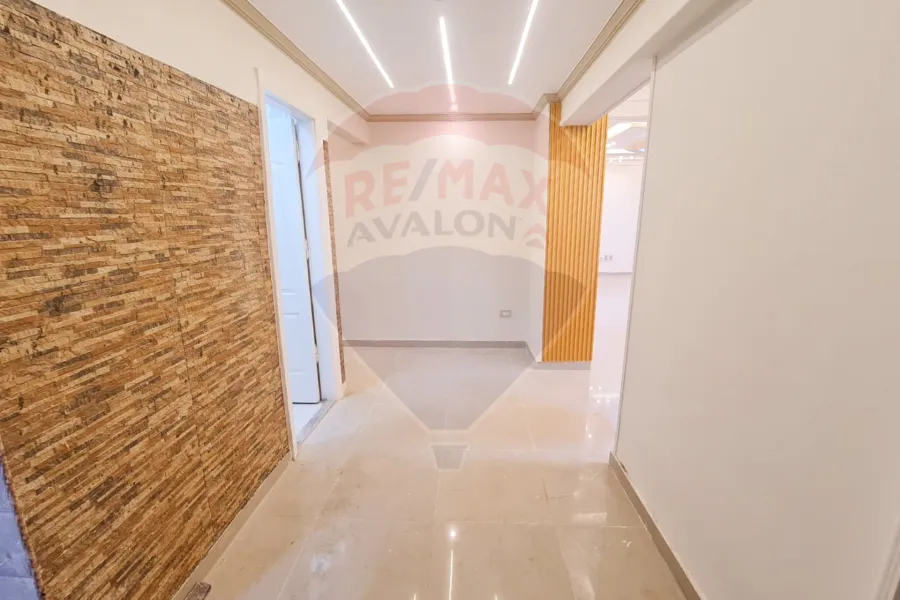 شقة إداري للايجار 170 م العصافرة (بجوار بجوار فندق الوردة البيضاء)