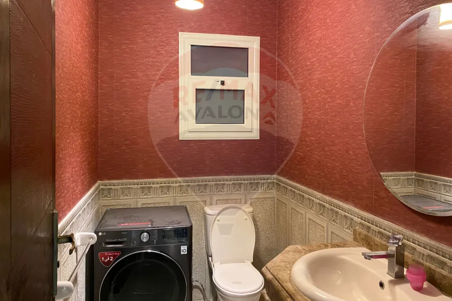 شقة للبيع 205 م رشدي (علي الترام مباشرة)