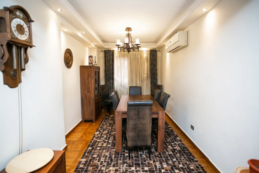 شقة للبيع 100 م سموحه (ميدان فيكتور عمانويل)