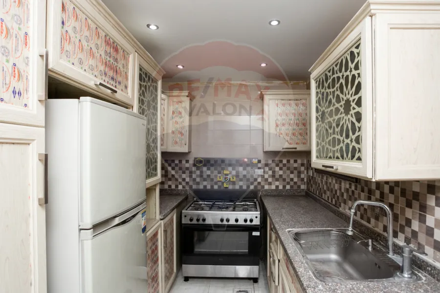 مبني كامل للبيع 400 م الازاريطة (خطوات من كلية طب الأسنان)