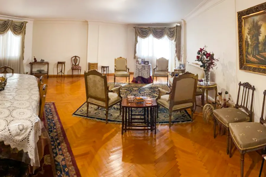 شقه للايجار 250 م جناكليس (ش ابو قير)