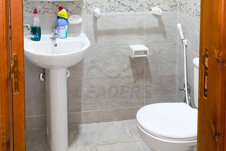 شقة للايجار المفروش 220 م سموحه (ش فوزي معاذ)