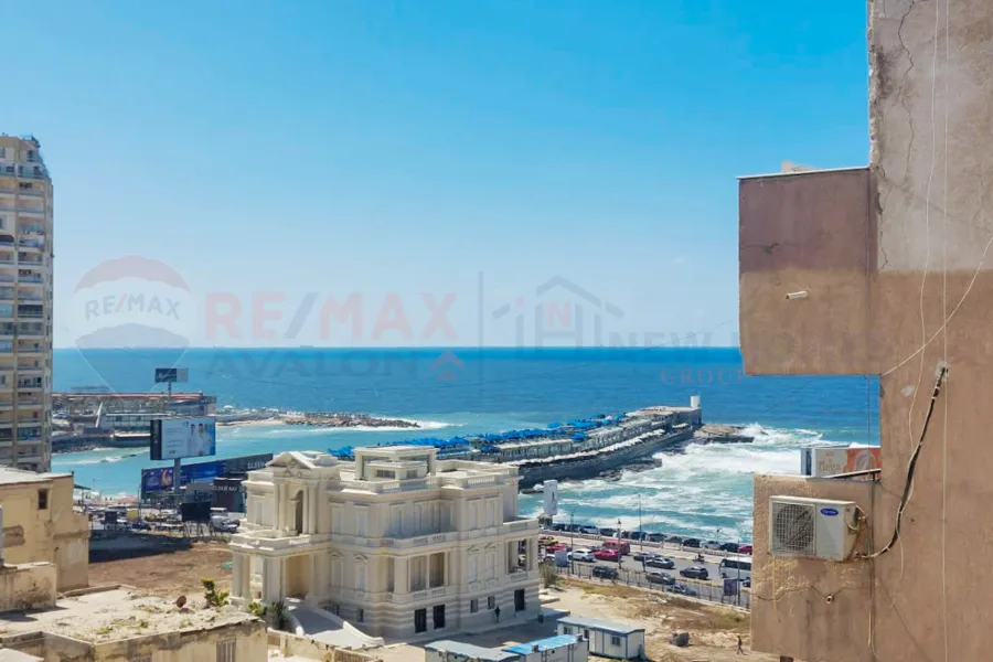 شقة للبيع 215 م زيزينيا (امام قصر المجوهرات)