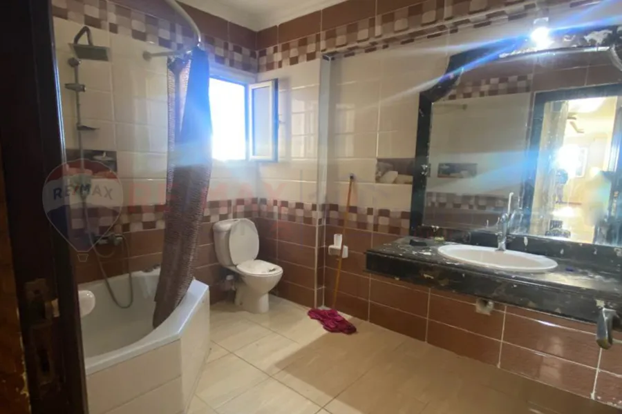 شقة للبيع 115 م سبورتنج (امام نادي سبورتنج)