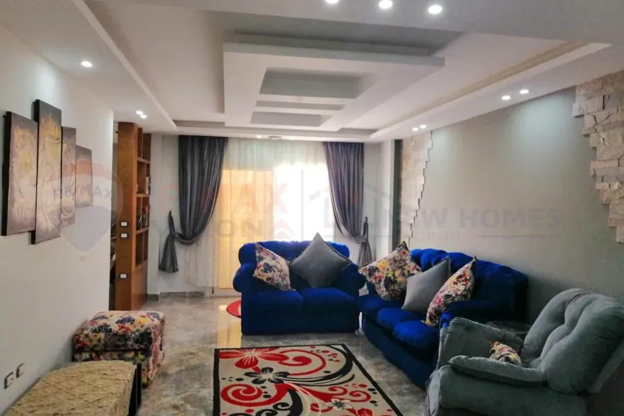 شقة للبيع 175 م رشدي (ش ابو قير)