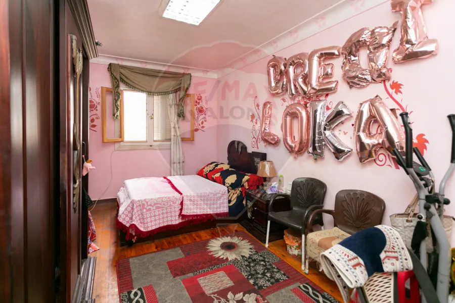 شقة للبيع 200 م كامب شيزار (ش بورسعيد)