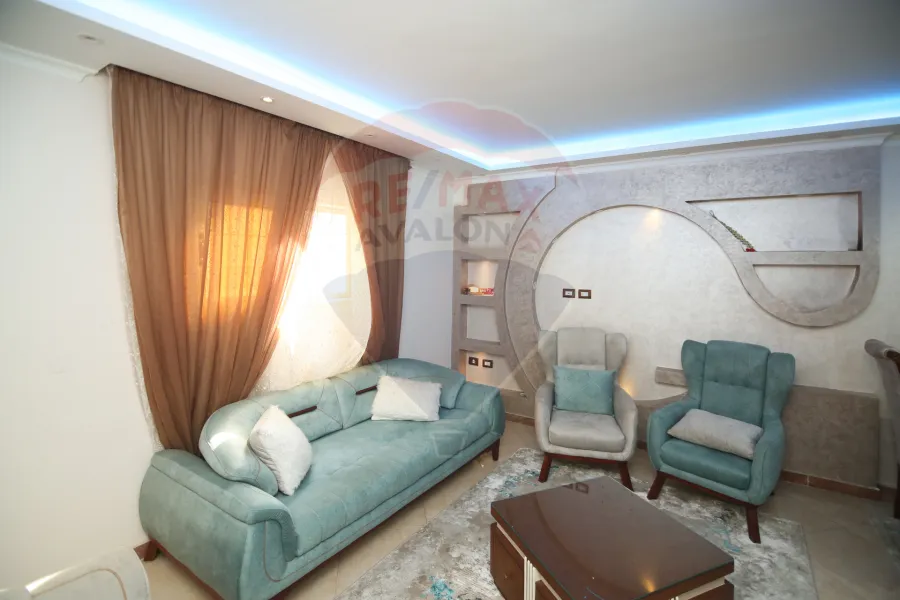 شقة للبيع 90 م ميامي (ش إسكندر إبراهيم تقاطع مع ش الملك حفني)