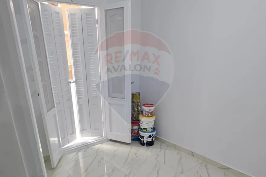 شقة للايجار 100 م كامب شيزار ( ش حامد نصر )