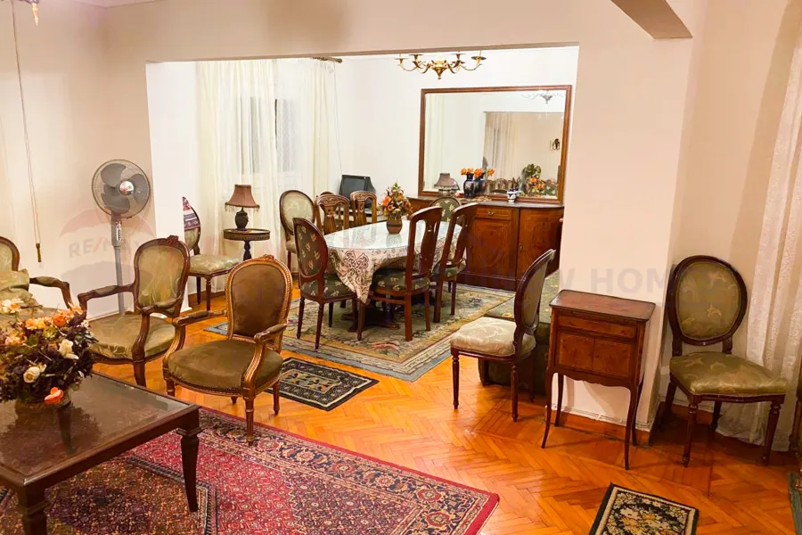 شقة للايجار السنوى المفروش 140 م سموحة (ش مصطفي كامل )