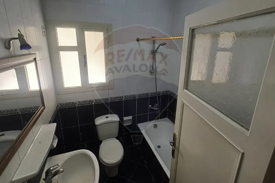 شقة للايجار 195 م سابا باشا (متفرع من ش أبوقير)