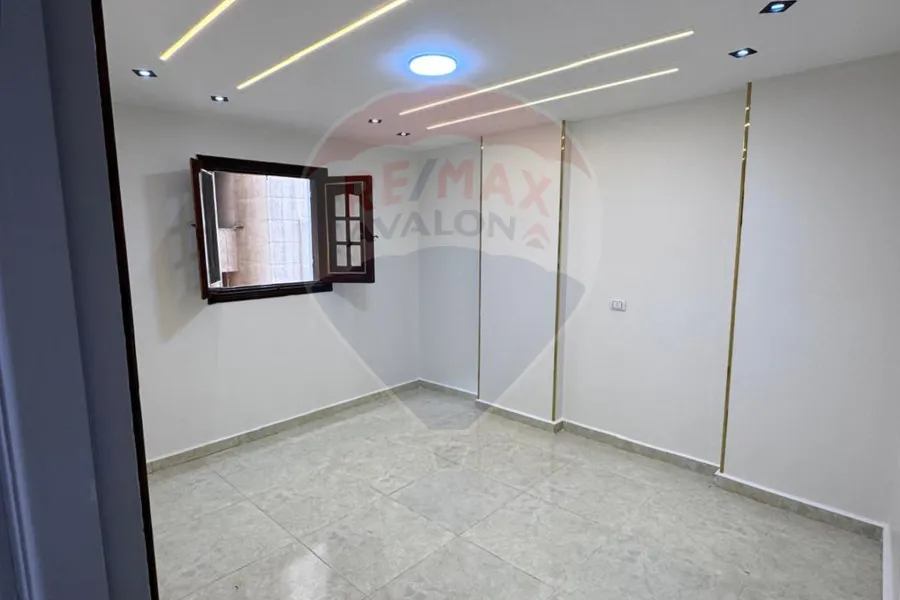 شقه للبيع  160 م ميامى (خطوات من البحر)