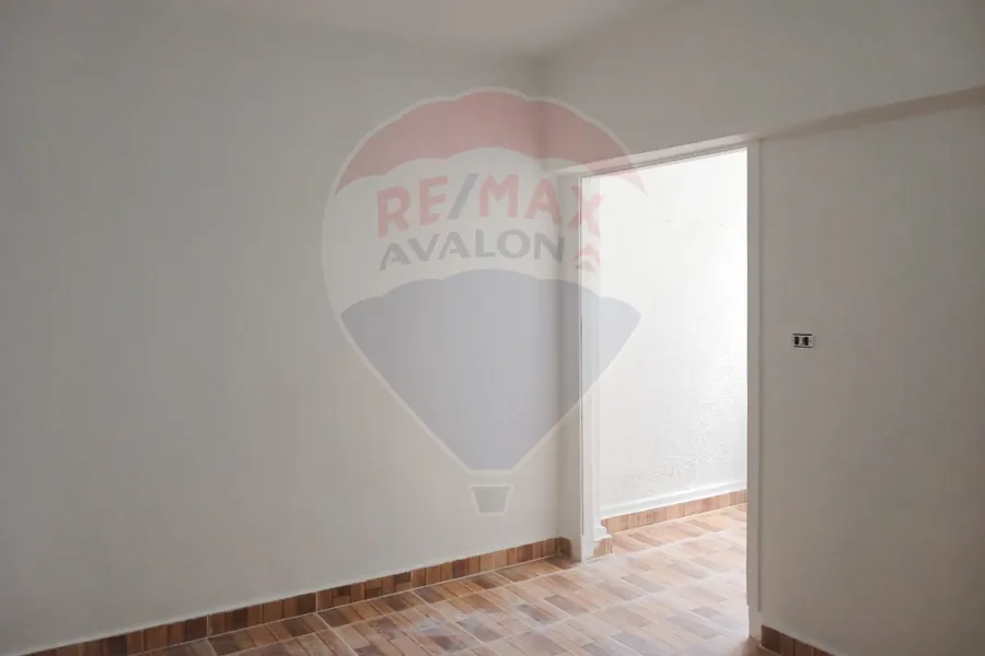 شقة للبيع 140 م مصطفي كامل (علي الترام مباشرة)