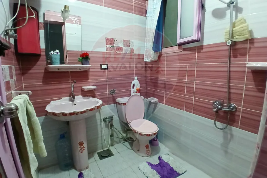 شقة للبيع 160 م المنتزة (ش الملك حفني)