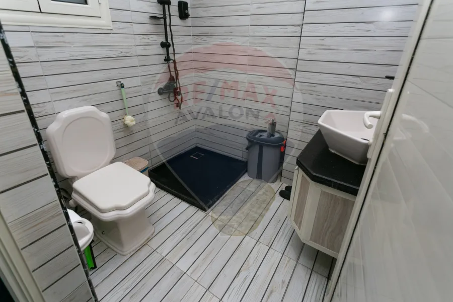 شقه للبيع 100 م ميامي ( ش صلاح الدين شعبان )