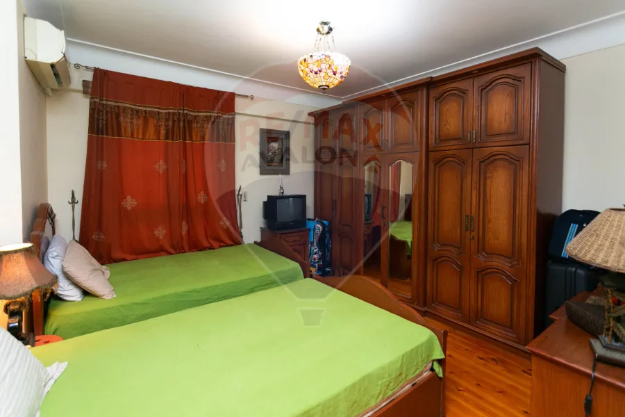 شقة للبيع 204 م سموحة (ش فوزي معاذ)