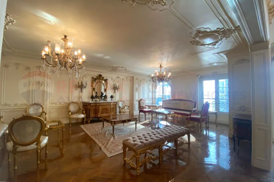 شقة للبيع 365 م سموحة ( متفرع من ش فوزي معاذ - عمارة براند )