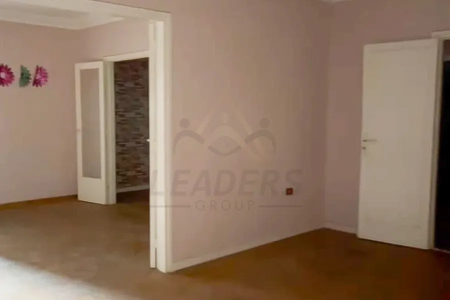 شقة للايجار 170 م رشدي (ش الفريد ليان)