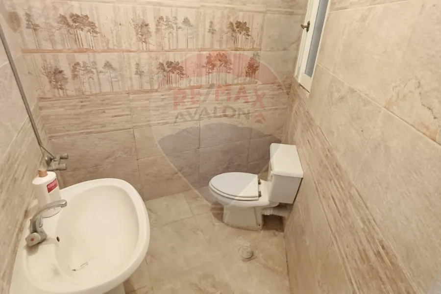 شقة للبيع 150 م سموحة (ش مدارس محمد زهران)