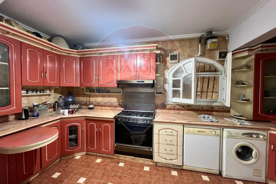 شقة للبيع 186 م جناكليس (ش مرتضي)