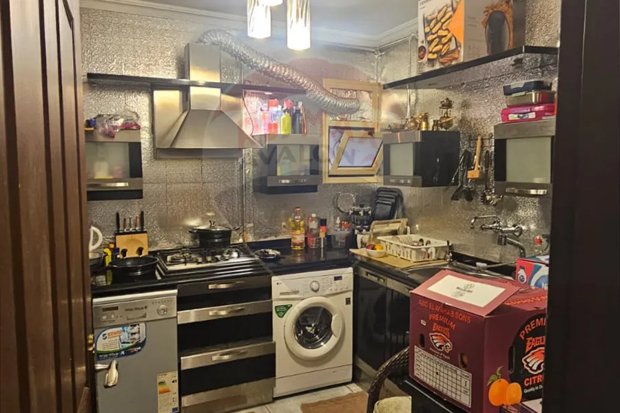 شقة للبيع 155 م رشدي (امام كبروسيز مول - عماره براند)