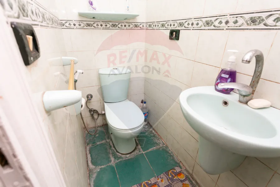 شقة للبيع 200 م كامب شيزار (ش بورسعيد)