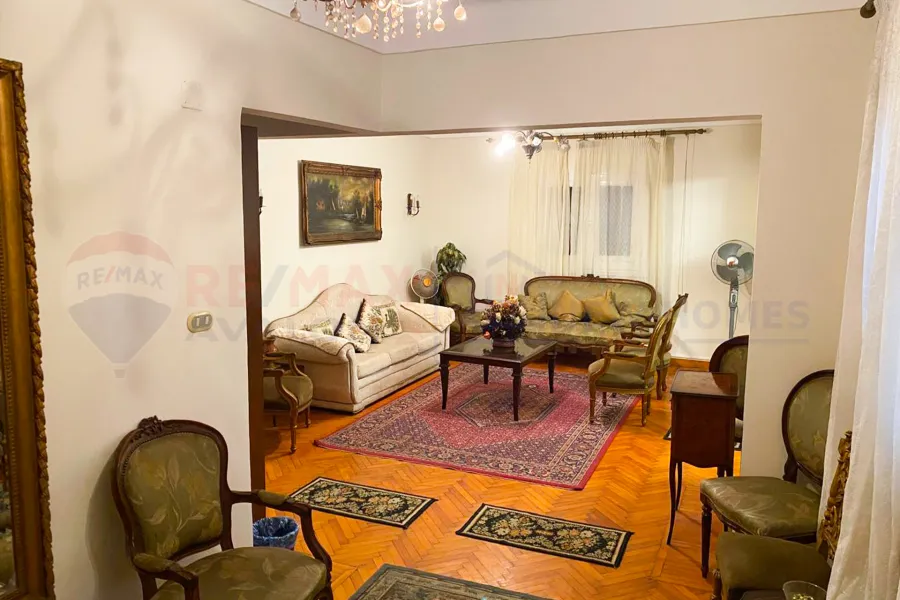 شقة للايجار السنوى المفروش 140 م سموحة (ش مصطفي كامل )