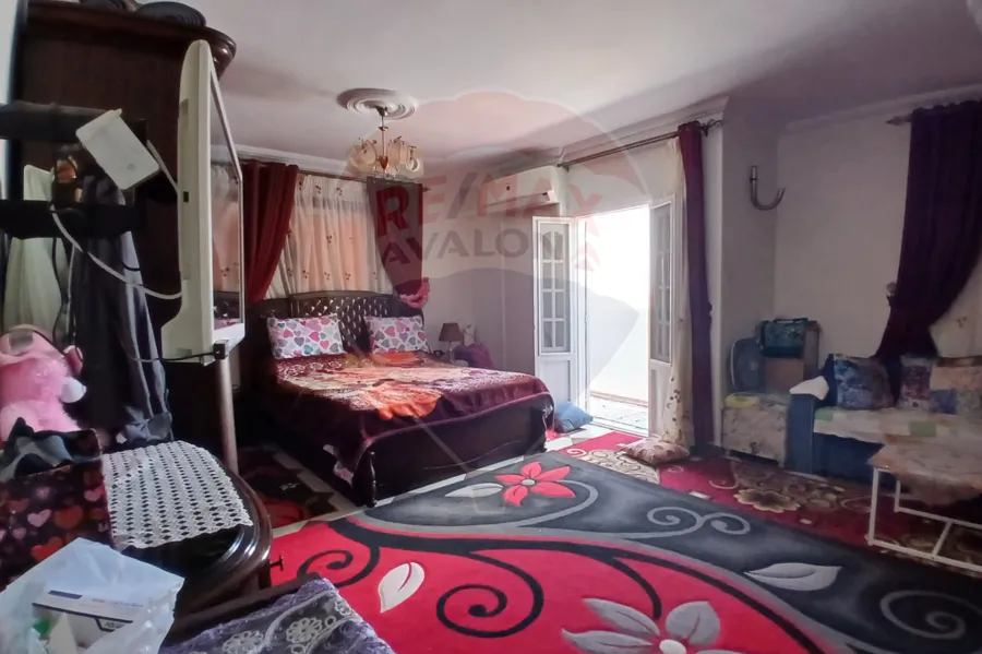 شقة للبيع 160 م المنتزة (ش الملك حفني)