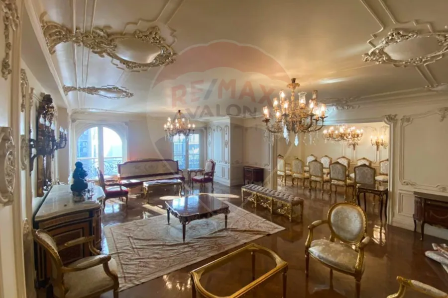 شقة للبيع 365 م سموحة (متفرع من ش فوزي معاذ - برج براند)